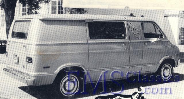 00004FC011977CrestlineDodgeServiceVan,laterconvertedtoanambulanceforBengoughSK.jpg