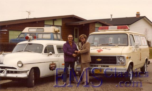 00151A02withtradein1951JLittlePontiac.jpg