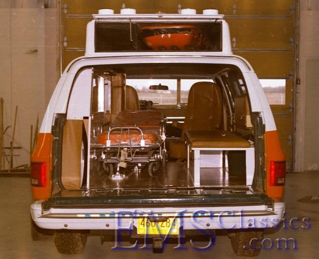 00197A09basketstretcherinroofformountainrescue.jpg