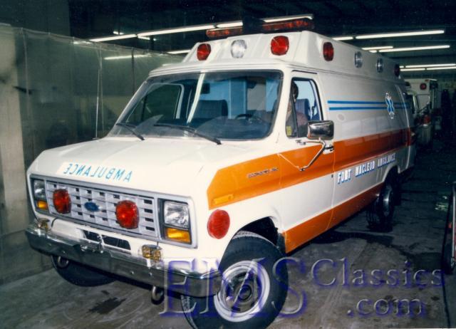 00846A011986Ford,FortMacleodAB.jpg