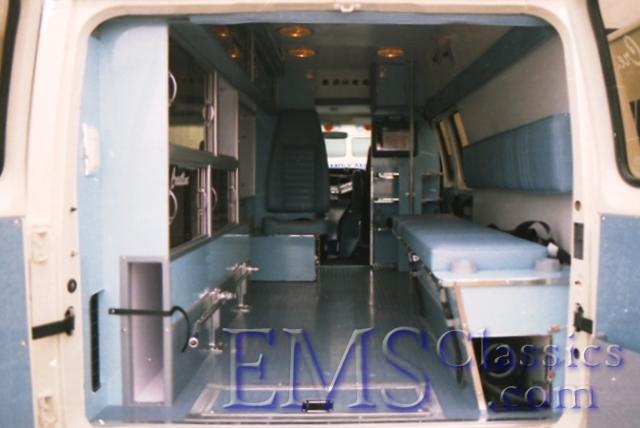 01089A1987Ford,CalgaryAB.jpg