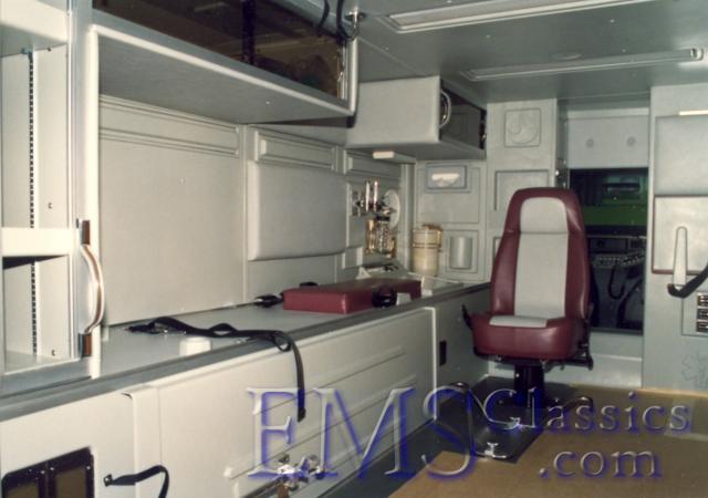 01302MA063stretcher.jpg