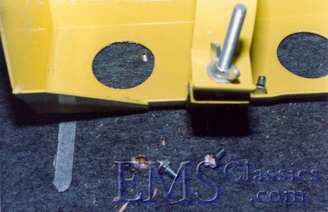 01416MA11boltsattachedonlywithsilicone.jpg