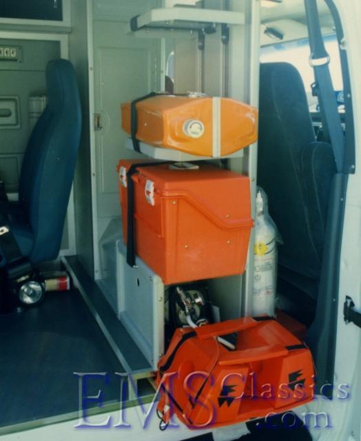 01555A03,spineboardstoredwithheadimmobilizeralreadyattached.jpg
