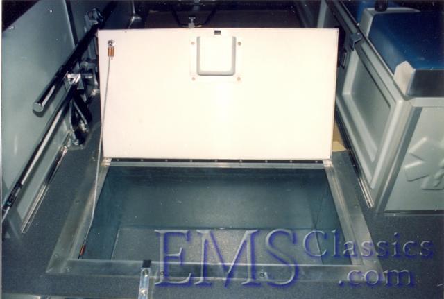 01589A08,floorcompartment.jpg