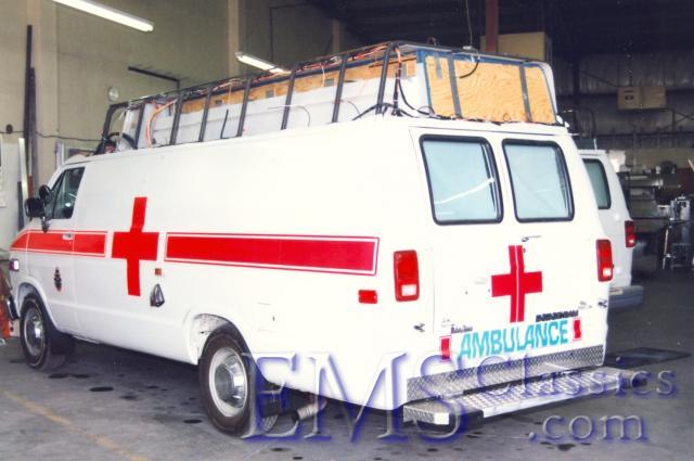 01868A02,waitingformorefiberglassroofs.jpg