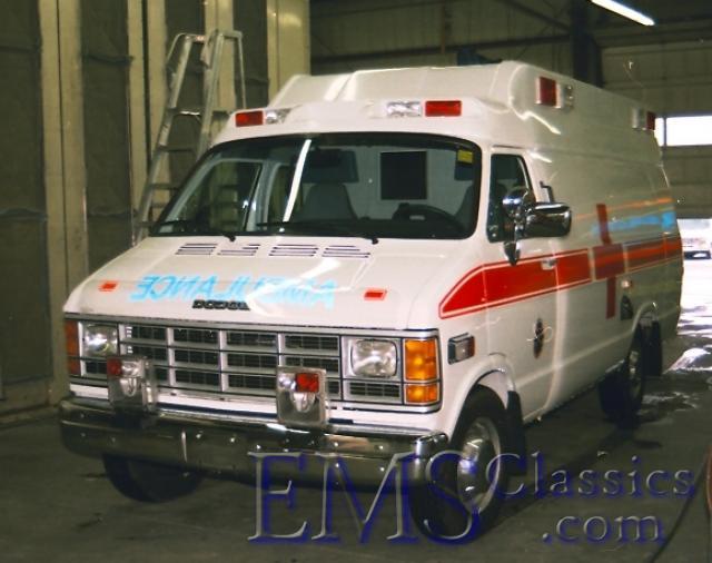 01886A1992Dodge,DepartmentofNationalDefence,DownsviewON.jpg