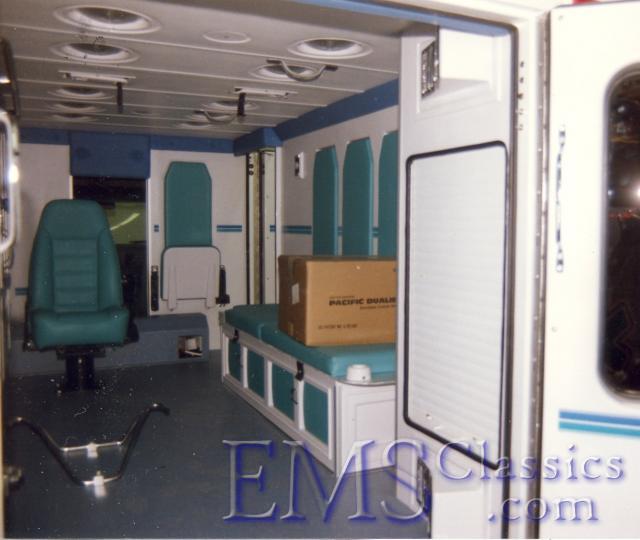 01906S04.jpg