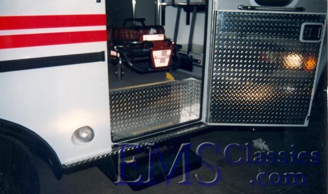 02574O11,2ndcotloadsfromsidedoor.jpg