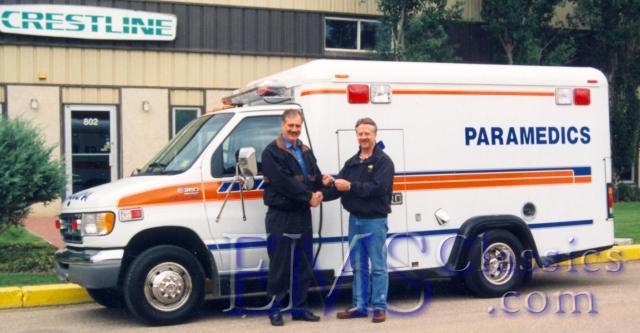 03085NE011998Ford,MedicineHatAB.jpg