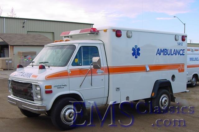 03455RM01usedbodymountedonused1988GMchassisfromUnitySK.JPG