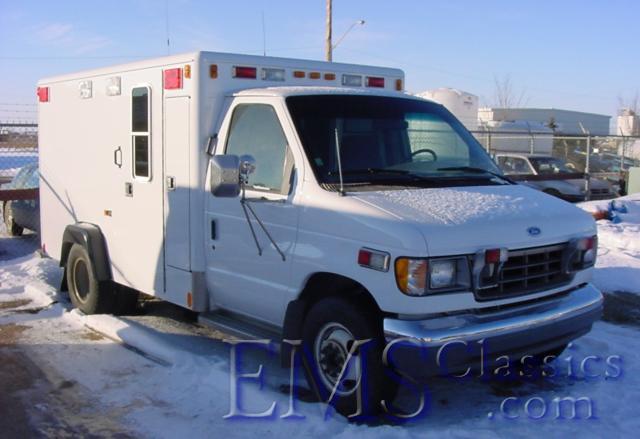 03761S1992Ford,OxfordONtradesoldtoStJohnAmbulance,BurlingtonON.JPG