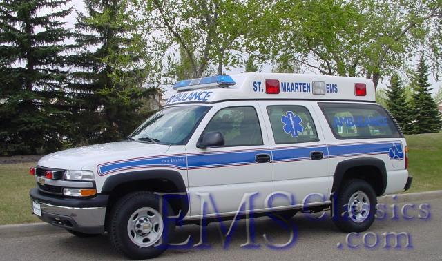 03823SUB012001GMSuburban,StMaarten.JPG