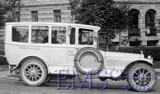 1919DominionPackard,CenterHannaUndertakersPhone2425.jpg