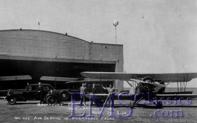1935Olds,28Knightstown,phMJPublicLibrary.jpg