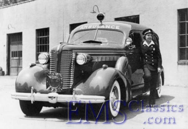 1938Buick,PortWashingtonNY.jpg