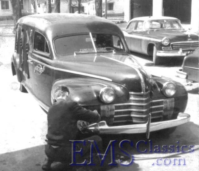 1940MillerOldsmobile03,exMcKellarMcIntyre,RidgetownON,carphotoWaltMcCall.jpg