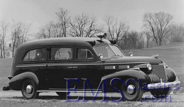 1940SilverKnightstownCadillac01,Michigan,photoDrRogerWhite.jpg