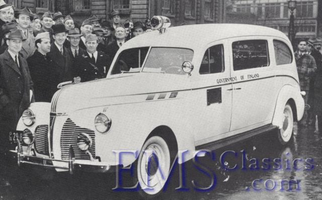 1940SuperiorPontiac,NewYorkNYdocksenroutetoFinland,photoTheProfessionalCar57x.jpg