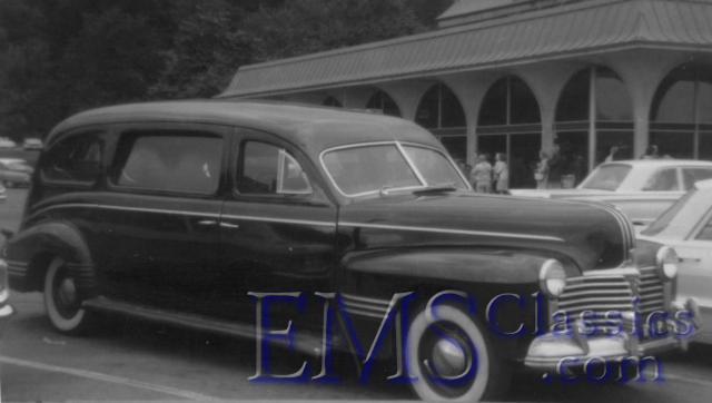 1941SuperiorPontiacatNiagaraFallsON01,photoWaltMcCall.jpg