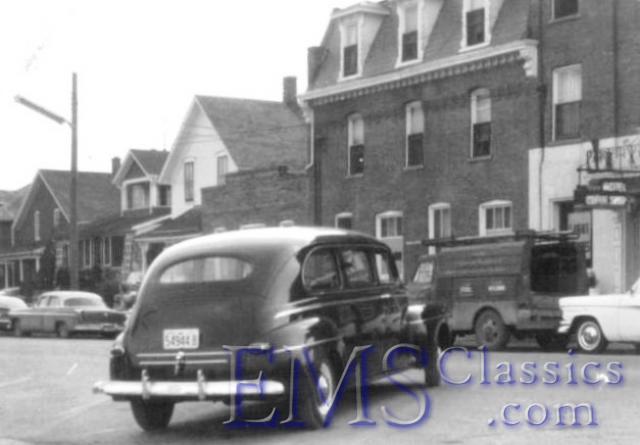 1946JLittleFordsideloader02,FordFH,BlenheimON,photoWaltMcCall.jpg