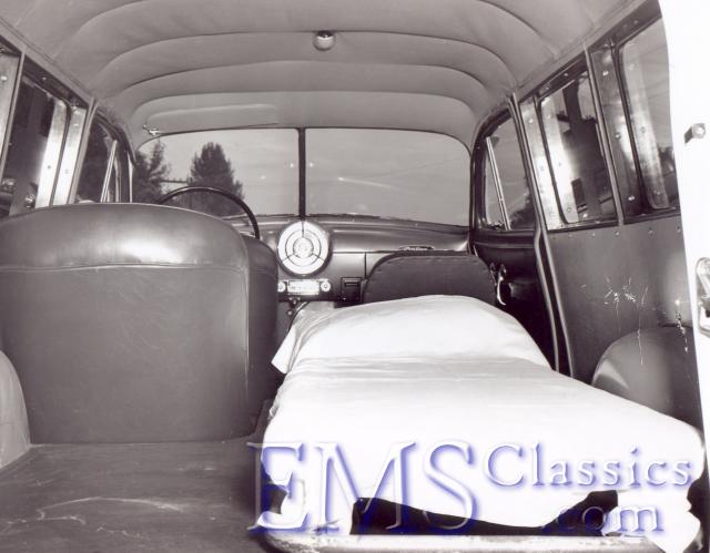 1949Pontiac02,SaskatoonSK,photoSaskatoonLibrary.jpg
