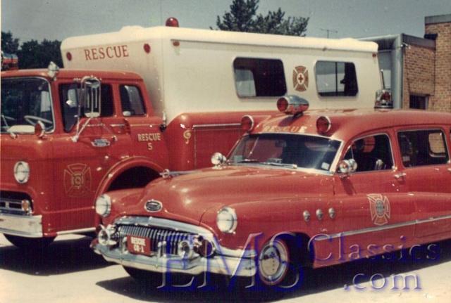 1951Buick,SouthFarmingdaleNY,photoCaryLivingston.jpg