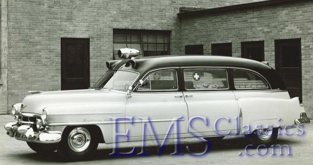 1952SuperiorCadillac,AmericusHoseCompanyCommunityAmbulanceSunburyPAphotoDrRogerWhite.jpg