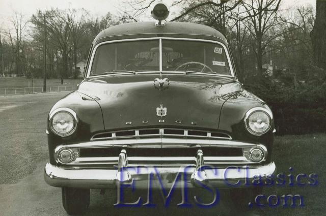 1952WellerDodge,notehangingstretchers,photoDrRogerWhite.jpg