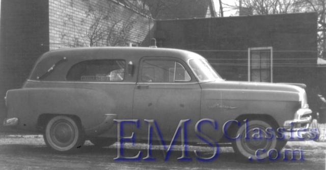 1953Pontiaccombination02,photoWaltMcCall.jpg