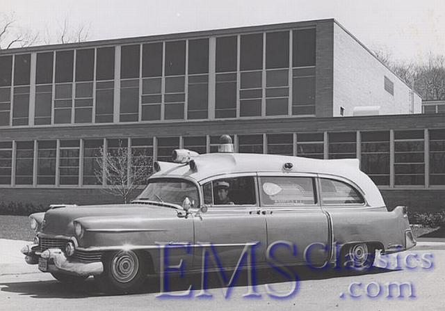 1954SuperiorCadillac,RichLitton.jpg