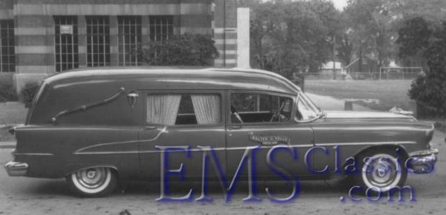 1955MemphianOldsmobile02hasinvertedlandaubars,photoWaltMcCall.jpg