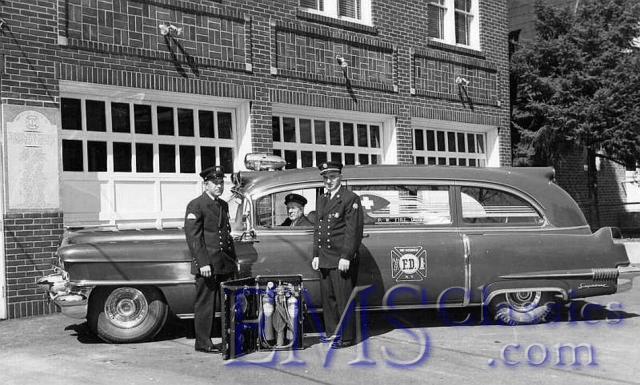 1955SuperiorCadillac,PortWashingtonNY,phRichLitton.jpg