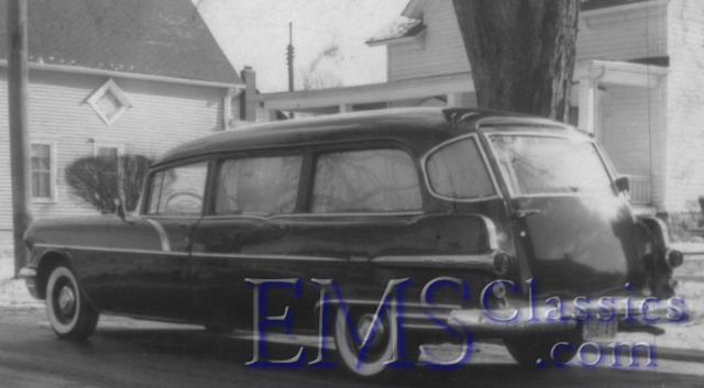 1956MemphianPontiac02,FergusonFH,LeamingtonON,photoWaltMcCall.jpg
