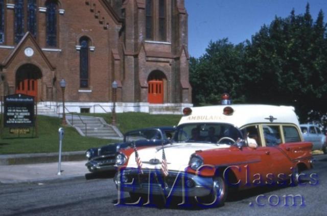1957Oldsmobile,OxfordPA,photoSteveLoftin.jpg