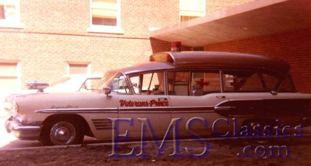 1958SuperiorPontiac,WinnipegMB,photoTerryLange.jpg