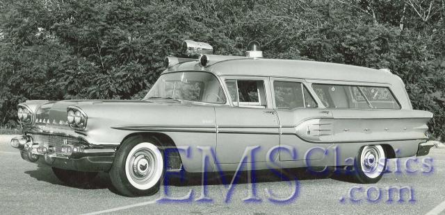 1958WellerPontiac,PhotoRichLitton.jpg