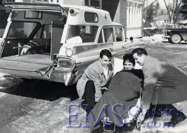 1959Pontiac01,KaneAS,TorontoON,photoBruceNewton,compressed.jpg