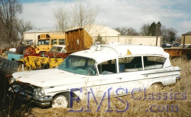 1960SuperiorPontiac,BartlettNE,photoDennisSvoboda.jpg