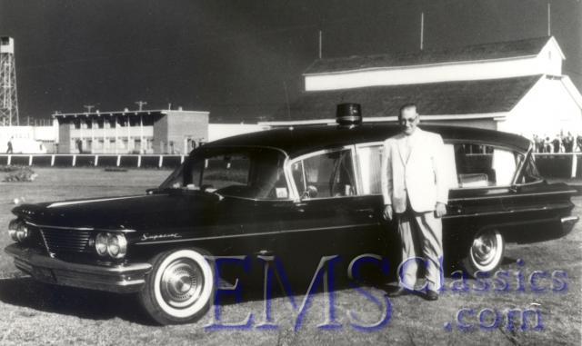 1960SuperiorPontiac,MaxwellSmithatEdmontonExhibitionHorseRaces,photoEdKalynchuk.jpg