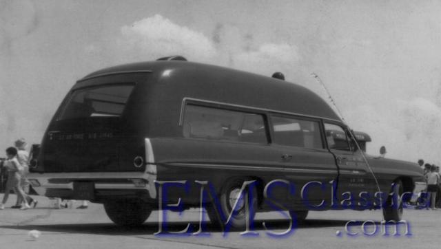 1961MemphisPonitac02,SelfridgeAirForceBase,DetroitMI,photoWaltMcCall.jpg