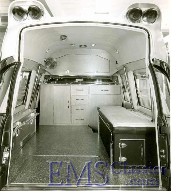1961SuperiorCadillac02,photoWarrenWaterman.jpg