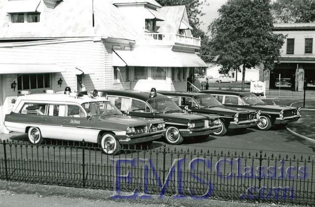 1961SuperiorPontiac,DeBaun.PhotoRichLitton.jpg