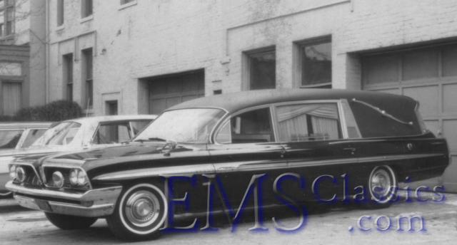 1961SuperiorPontiac,WilliamHamiltonFH,DetroitMI,photoWaltMcCall.jpg