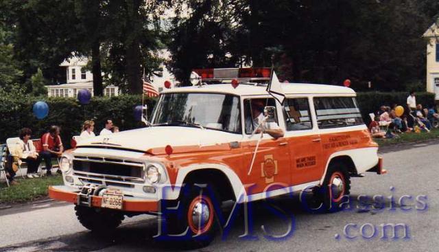 1963InternationalwithSSwindowdecals,HackettstownNJ,photoSteveLoftin.jpg
