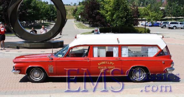 1963PinnerChrysler,RhinecliffNY04atFlintMIPCS,photoSteveLichtman.jpg