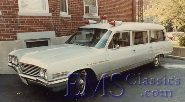1964FlxibleBuickwithSuperiorlights,Neisens,CincinattiOH,photoCaryLivingston.jpg