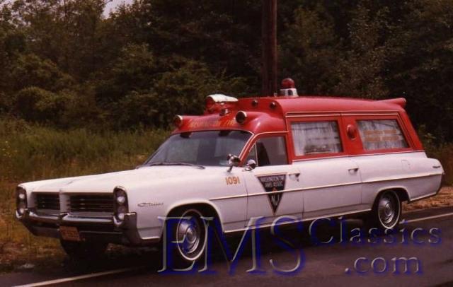 1964NationalPontiac01,WashingtonTwpNJ,photoSteveLoftin.jpg
