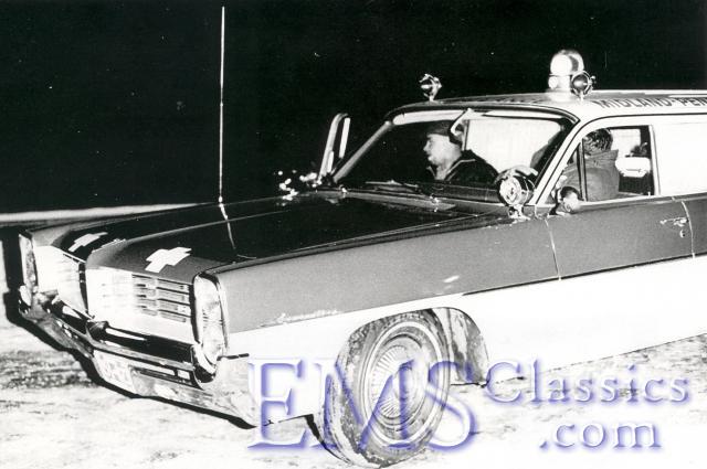 1964Pontiac,MidlandON,photoTerryLethbridge.jpg
