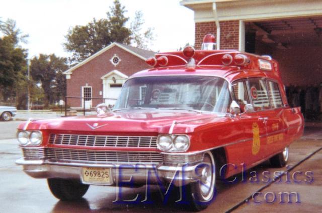 1964SuperiorCadillac,GrossePointeWoodsMI,photoWaltMcCall.jpg